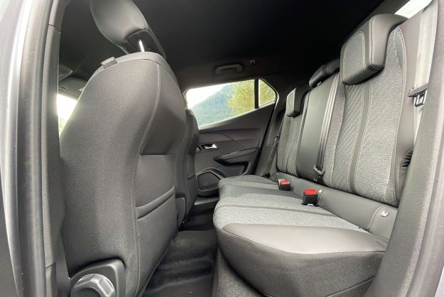 PEUGEOT 2008 NEW 130 EAT8 ALLURE GRIP VISIO2