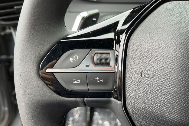PEUGEOT 2008 NEW 130 EAT8 ALLURE GRIP VISIO2