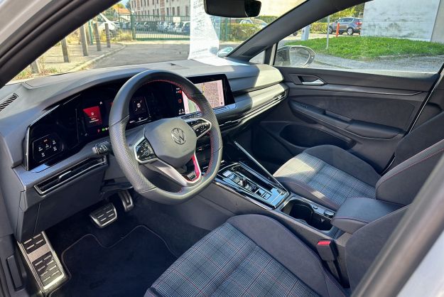VOLKSWAGEN GOLF 2.0 TSI 245 GTI T.O HEADUP BLACK