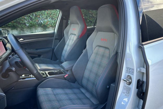 VOLKSWAGEN GOLF 2.0 TSI 245 GTI T.O HEADUP BLACK
