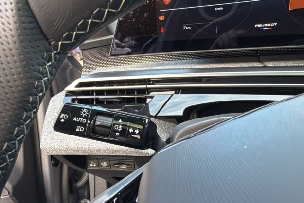 PEUGEOT 3008 HYBRID 136 E-DCS6 GT PLUS T.O