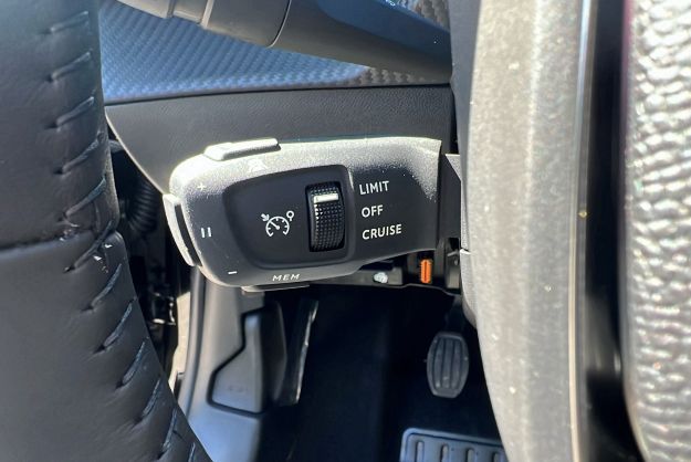 PEUGEOT 208 NOUVELLE 1.2 100 ALLURE PLUS