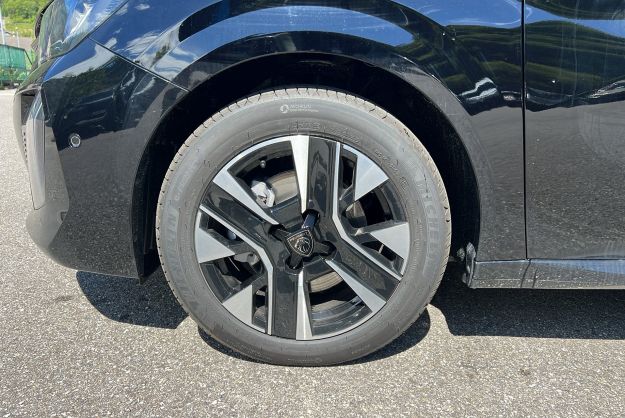 PEUGEOT 208 NOUVELLE 1.2 100 ALLURE PLUS