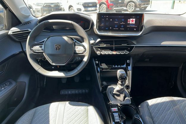 PEUGEOT 208 NOUVELLE 1.2 100 ALLURE PLUS