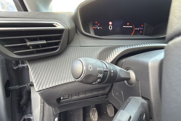 PEUGEOT 208 1.2 100 ALLURE PLUS