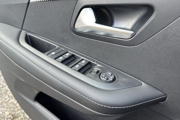 PEUGEOT 208 NOUVELLE 1.2 100 ALLURE PLUS
