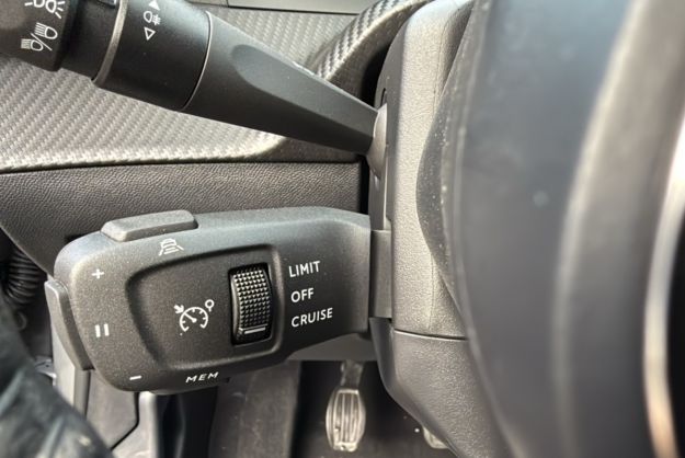 PEUGEOT 208 NOUVELLE 1.2 100 ALLURE PLUS