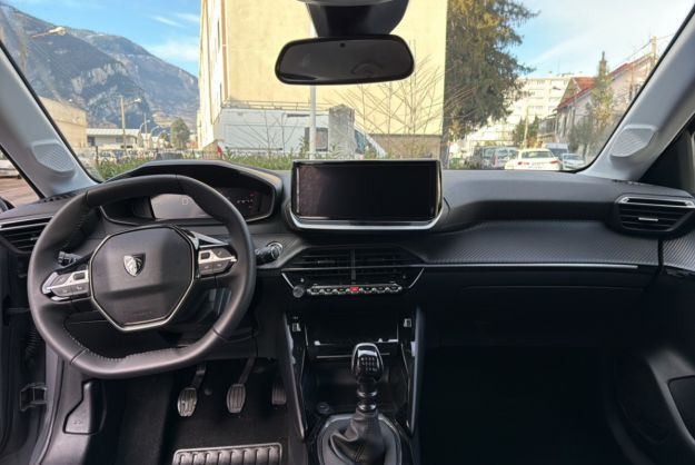 PEUGEOT 208 NOUVELLE 1.2 100 ALLURE PLUS