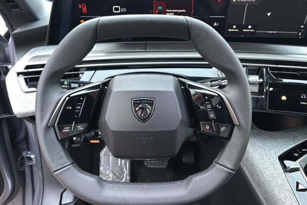 PEUGEOT 3008 HYBRID 136 E-DCS6 ALLURE GPS