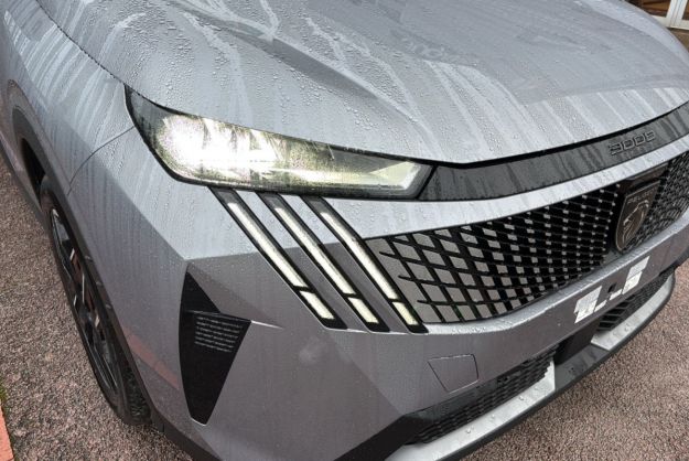 PEUGEOT 3008 HYBRID 136 E-DCS6 ALLURE GPS