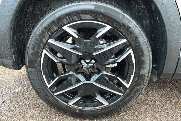 PEUGEOT 3008 HYBRID 136 E-DCS6 ALLURE GPS