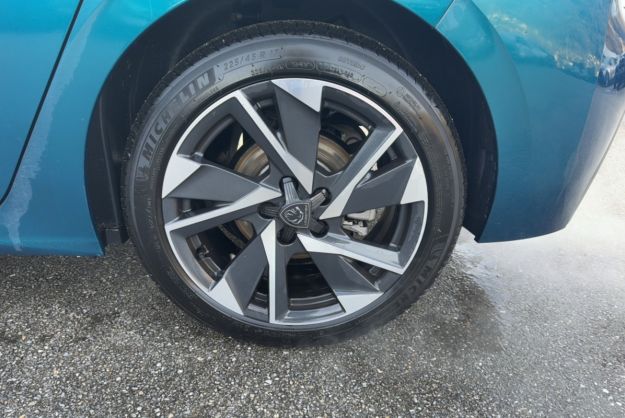 PEUGEOT 308 1.2 130 EAT8 ALLURE CAMERA 360
