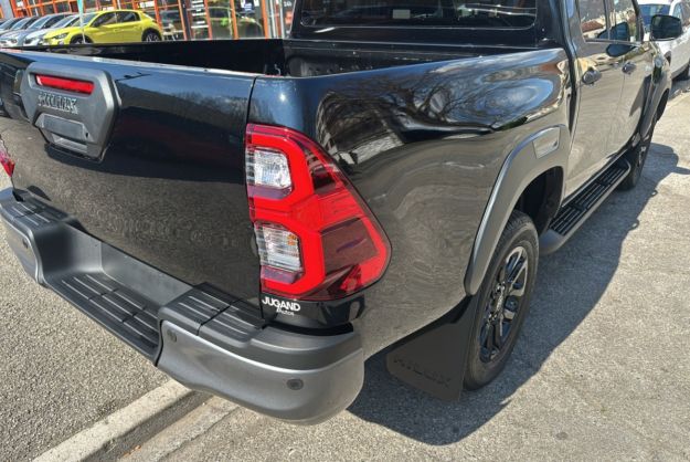 TOYOTA HILUX 2.8 204 BVA INVINCIBLE 4PL