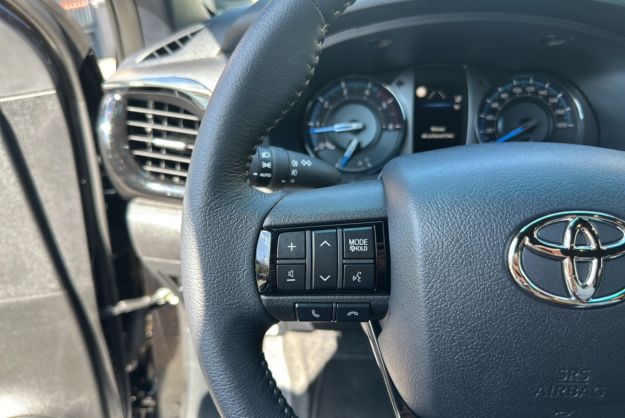 TOYOTA HILUX 2.8 204 BVA INVINCIBLE 4PL