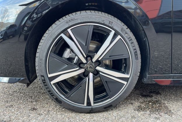 PEUGEOT 308 1.5 HDI 130 EAT8 GT PK ALCANTARA