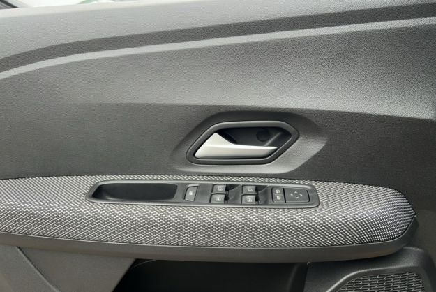 DACIA SANDERO STEPWAY TCE 90 EXPRESSION PLUS