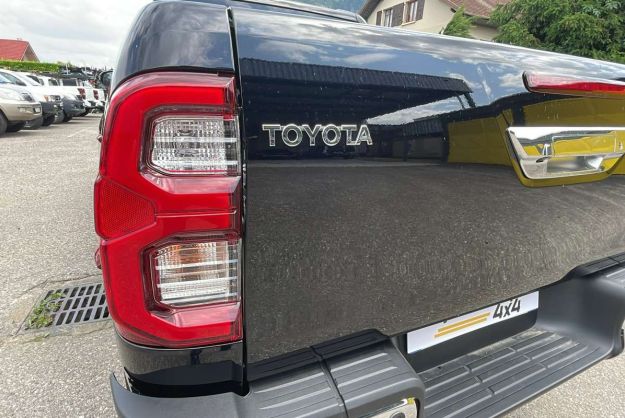 TOYOTA HILUX 2.8 D4-D 204 BVA EXECUTIVE 4PL
