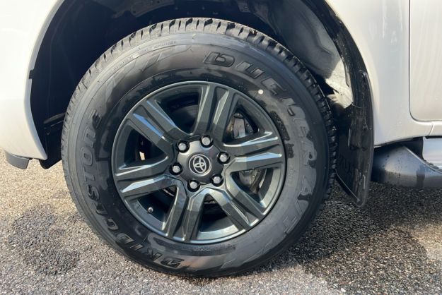 TOYOTA HILUX 2.8 D4-D 204 LEGENDE X-TRA