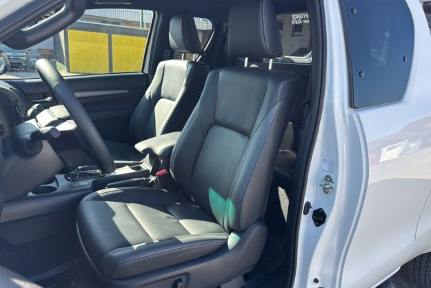 TOYOTA HILUX X-TRA D-4D 204 BVA INVINCIBLE 