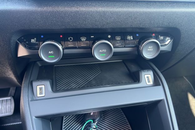 CITROEN C4 NOUVELLE HYBRIDE 145 E-DCS6 MAX