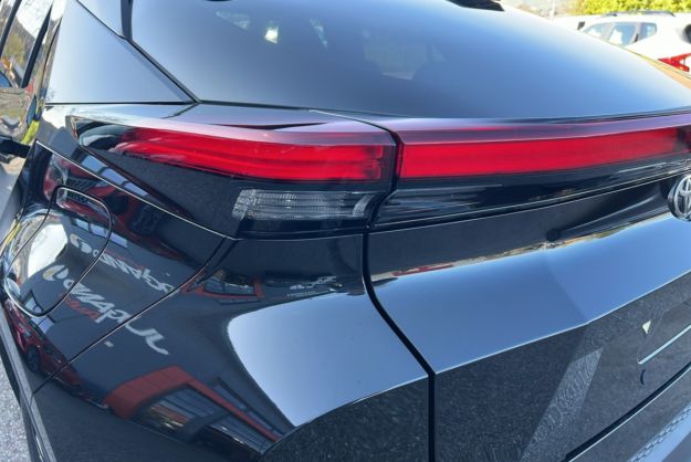 TOYOTA C-HR 1.8 HYBRID 140 DESIGN PLUS