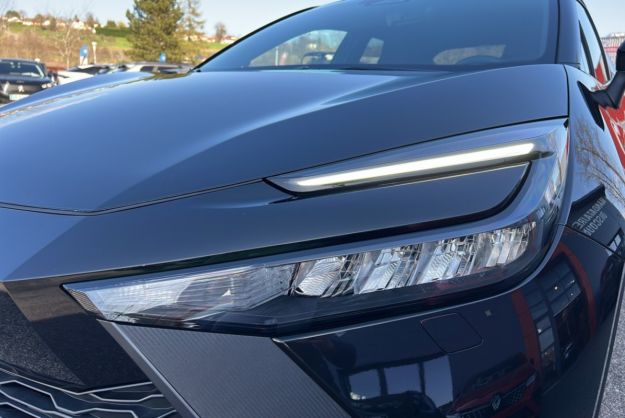 TOYOTA C-HR 1.8 HYBRID 140 DESIGN PLUS