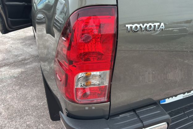 TOYOTA HILUX 2.8 D4-D 204 BVA LEGENDE X-TRA