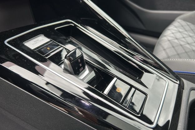 VOLKSWAGEN GOLF TDI 150 DSG R-LINE T.O