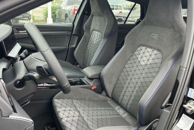 VOLKSWAGEN GOLF TDI 150 DSG R-LINE T.O