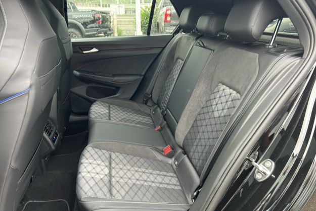 VOLKSWAGEN GOLF TDI 150 DSG R-LINE T.O