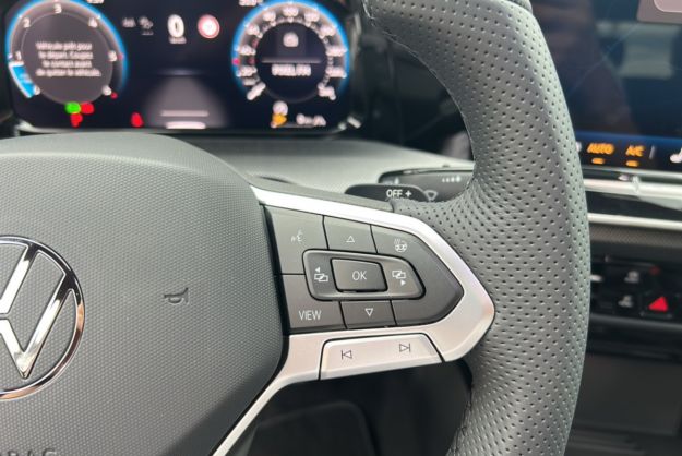 VOLKSWAGEN GOLF TDI 150 DSG R-LINE T.O