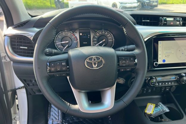 TOYOTA HILUX 2.8 D4-D 204 LEGENDE X-TRA