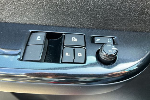 TOYOTA HILUX 2.8 D4-D 204 LEGENDE X-TRA