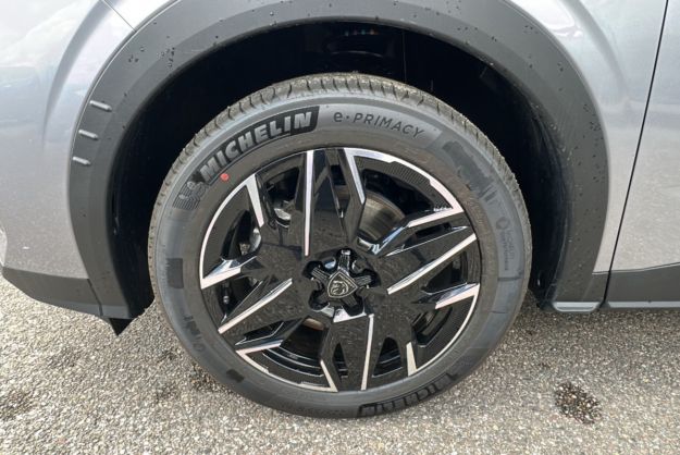 PEUGEOT 5008 HYBRID 145 E-DCS6 GT T.O 7PL