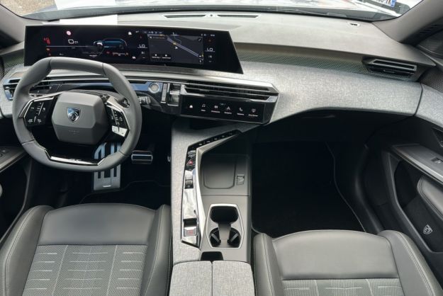PEUGEOT 5008 HYBRID 145 E-DCS6 GT T.O 7PL