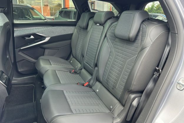 PEUGEOT 5008 HYBRID 145 E-DCS6 GT T.O 7PL