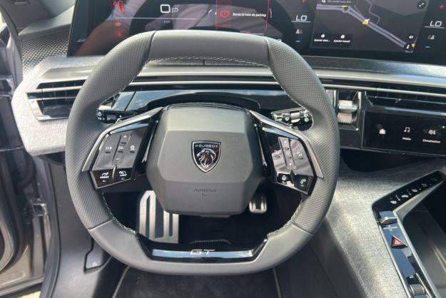 PEUGEOT 5008 HYBRID 145 E-DCS6 GT 7PL