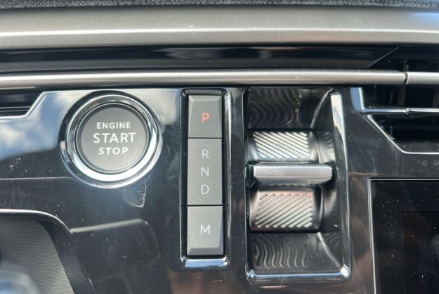 PEUGEOT 5008 HYBRID 145 E-DCS6 GT 7PL