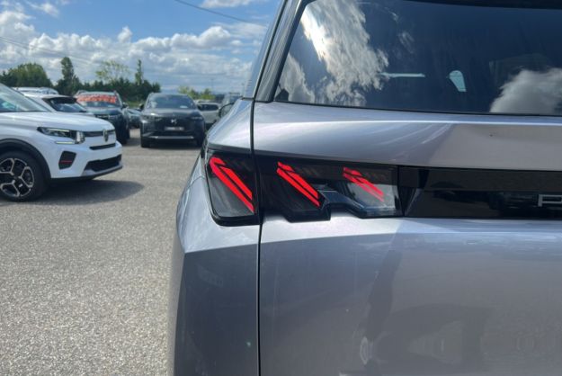 PEUGEOT 5008 HYBRID 145 E-DCS6 GT 7PL