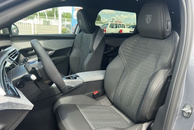 PEUGEOT 5008 HYBRID 145 E-DCS6 GT 7PL