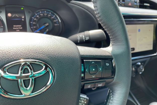 TOYOTA HILUX X-TRA D-4D 204 BVA INVINCIBLE