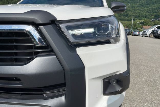 TOYOTA HILUX X-TRA D-4D 204 BVA INVINCIBLE