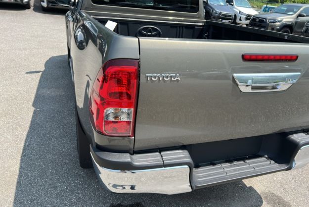 TOYOTA HILUX 2.8 204 X-TRA BVM LEGENDE MY25