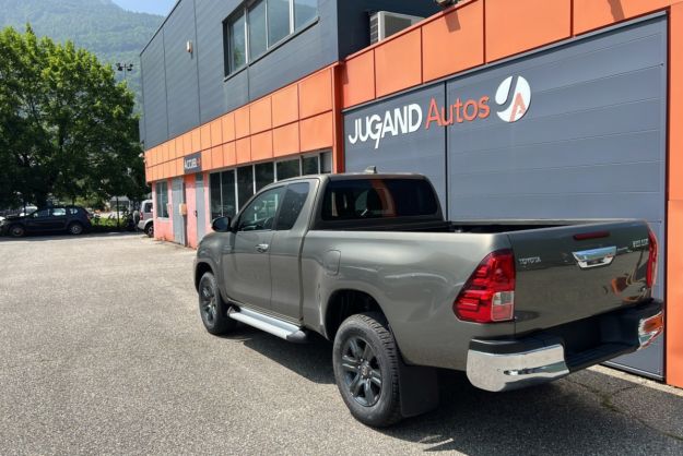 TOYOTA HILUX 2.8 204 X-TRA BVM LEGENDE MY25