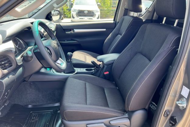 TOYOTA HILUX 2.8 204 X-TRA BVM LEGENDE MY25