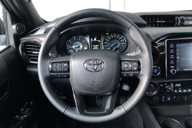 TOYOTA HILUX 2.8 D4D 204 BVA INVINCIBLE XTRA CAB