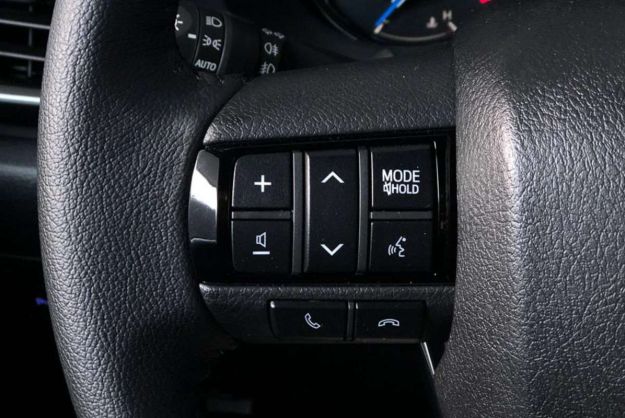 TOYOTA HILUX 2.8 D4D 204 BVA INVINCIBLE XTRA CAB