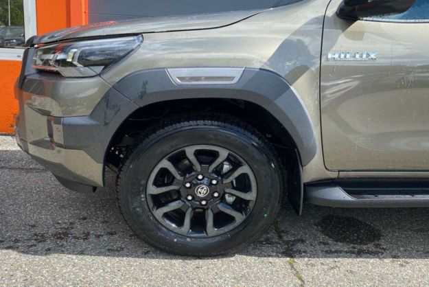 TOYOTA HILUX 2.8 D4D 204 BVA INVINCIBLE XTRA CAB