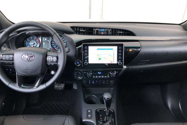 TOYOTA HILUX 2.8 D4D 204 BVA INVINCIBLE XTRA CAB