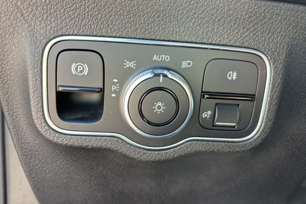 MERCEDES-BENZ GLB 220D 4MATIC AMG LINE 7PL